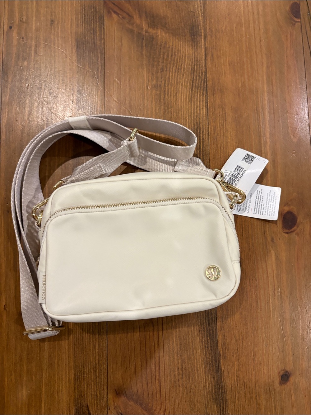 Women’s Cream Crossbody Bag with Adjustable Strap